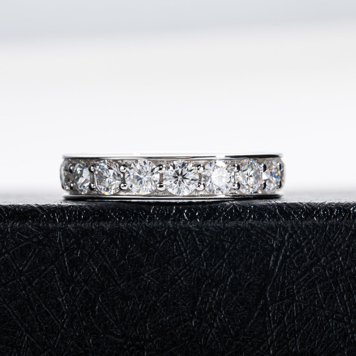 Moissanite Ring Women's S925 Sterling Silver Plated Single Row Diamond Ring